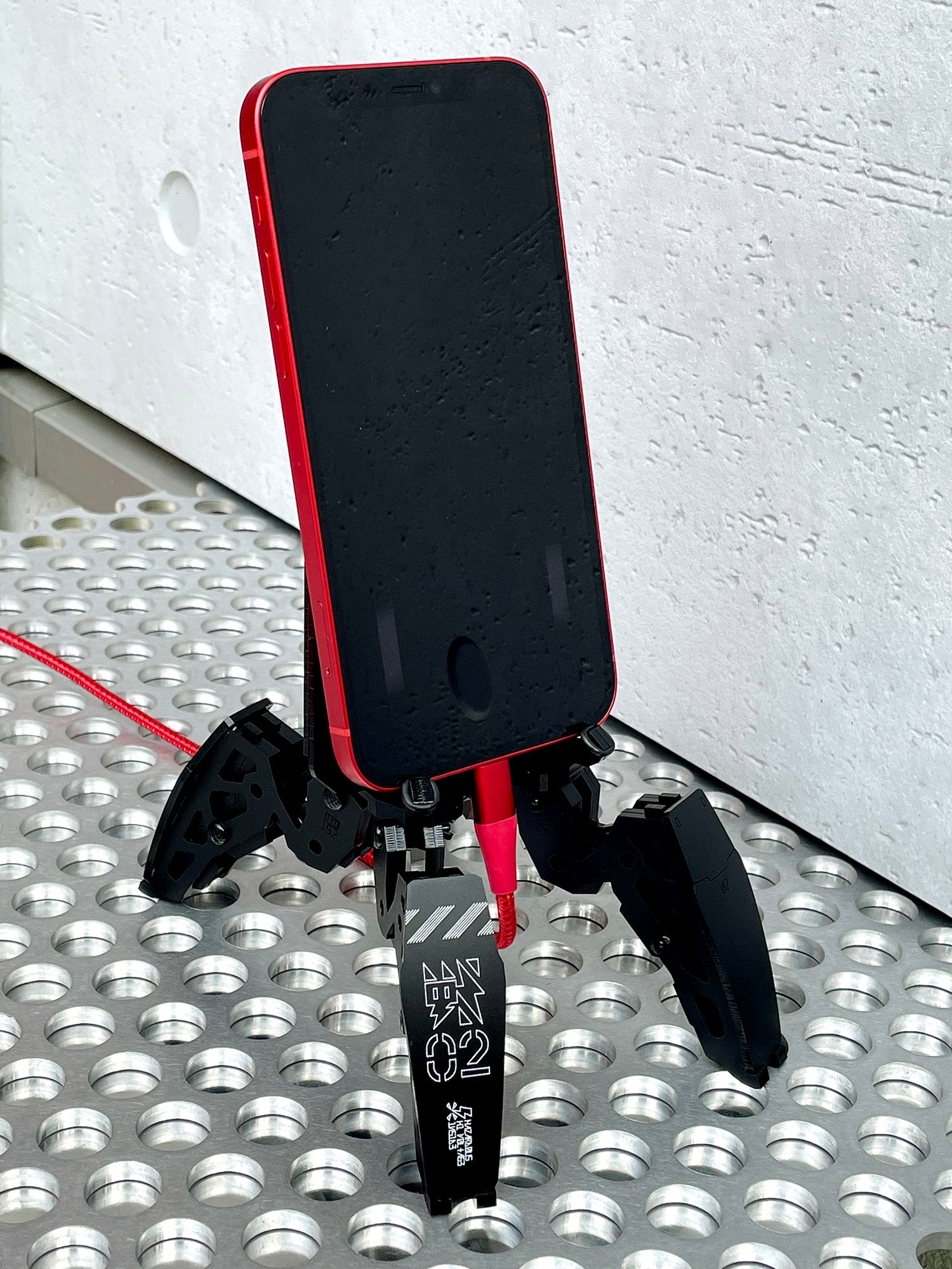 Multi-legged smartphone stand Battle 02