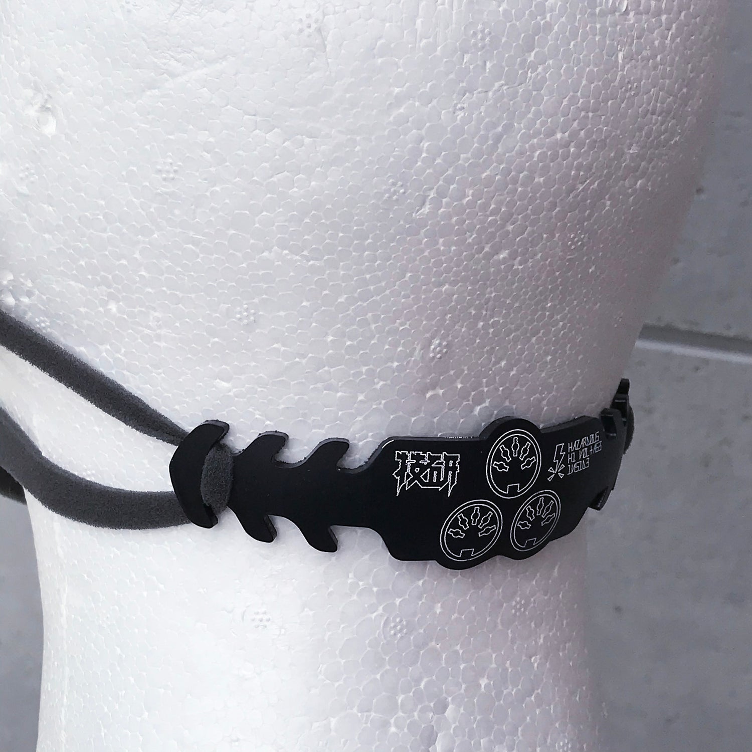Armored mask hook unit (connector)