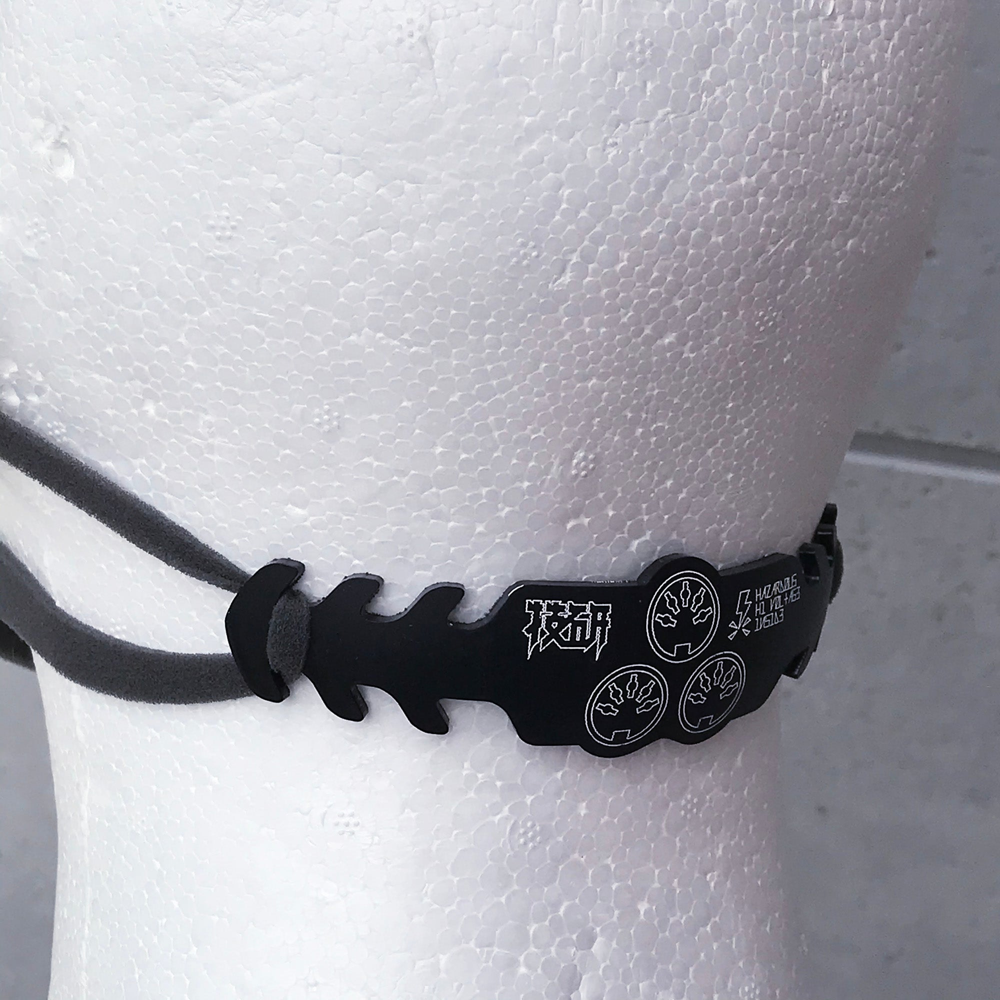 Armored mask hook unit (connector)