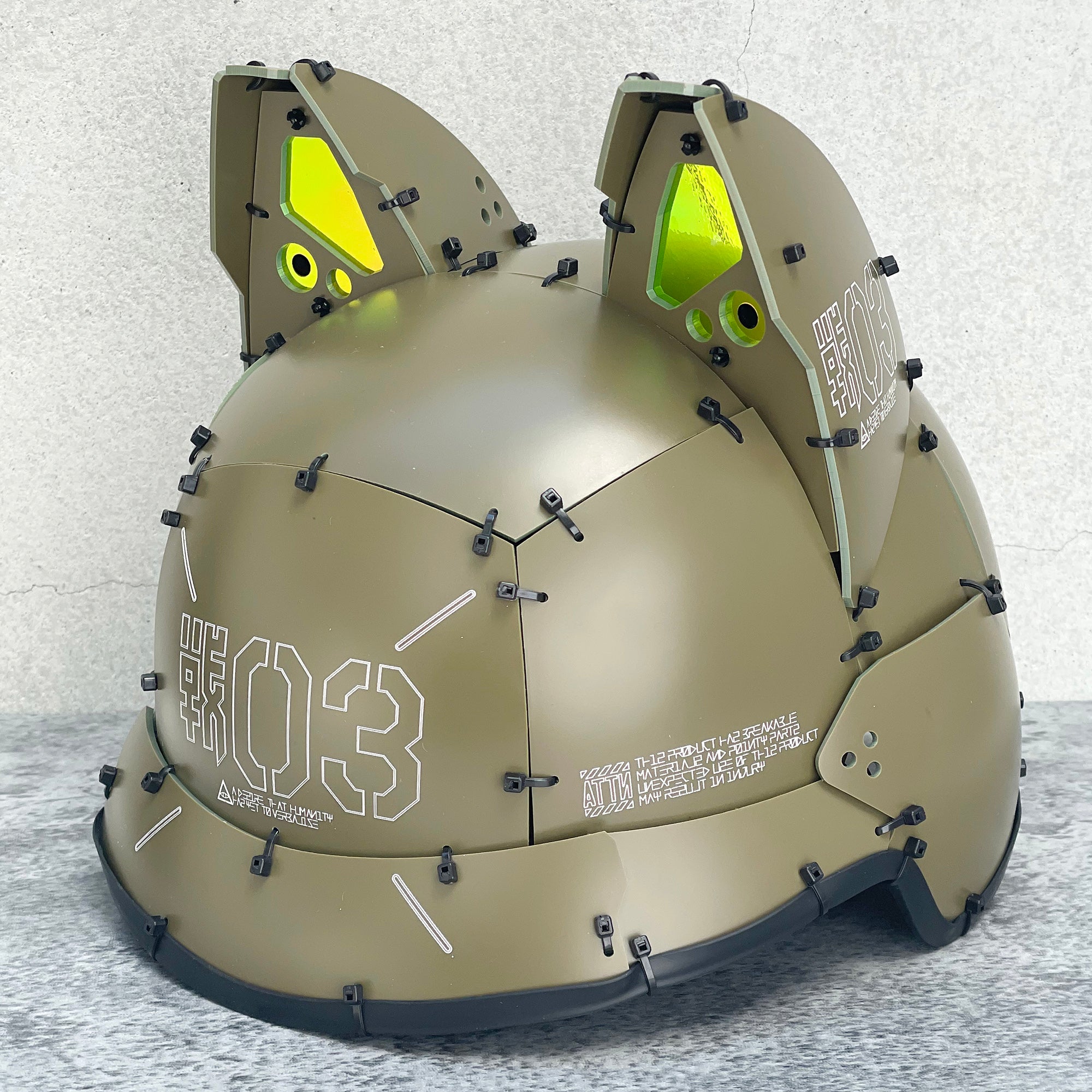 ネコミミ搭載式ヘルメット – 中央町戦術工芸