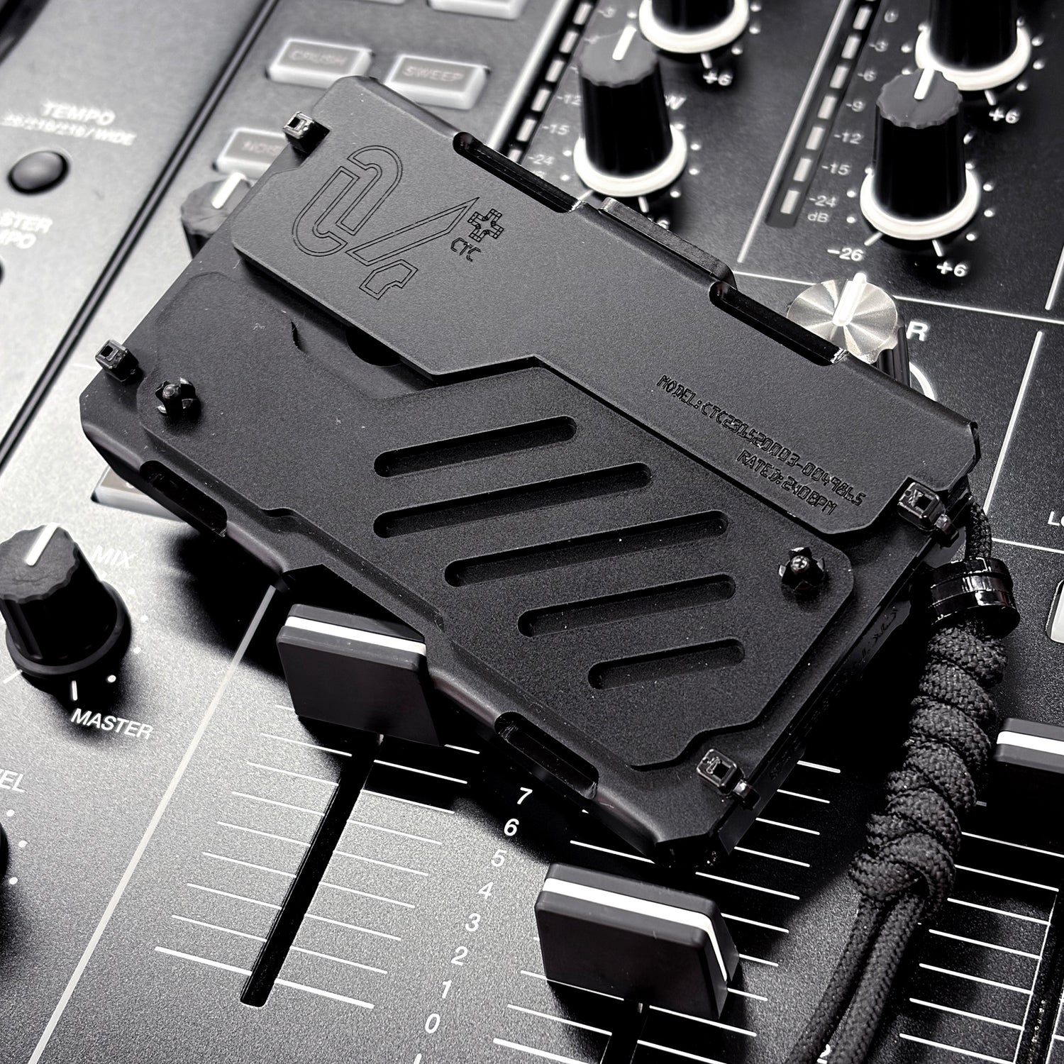 装甲カードコンテナユニットmk4+[名刺サイズ][Murdered-out]