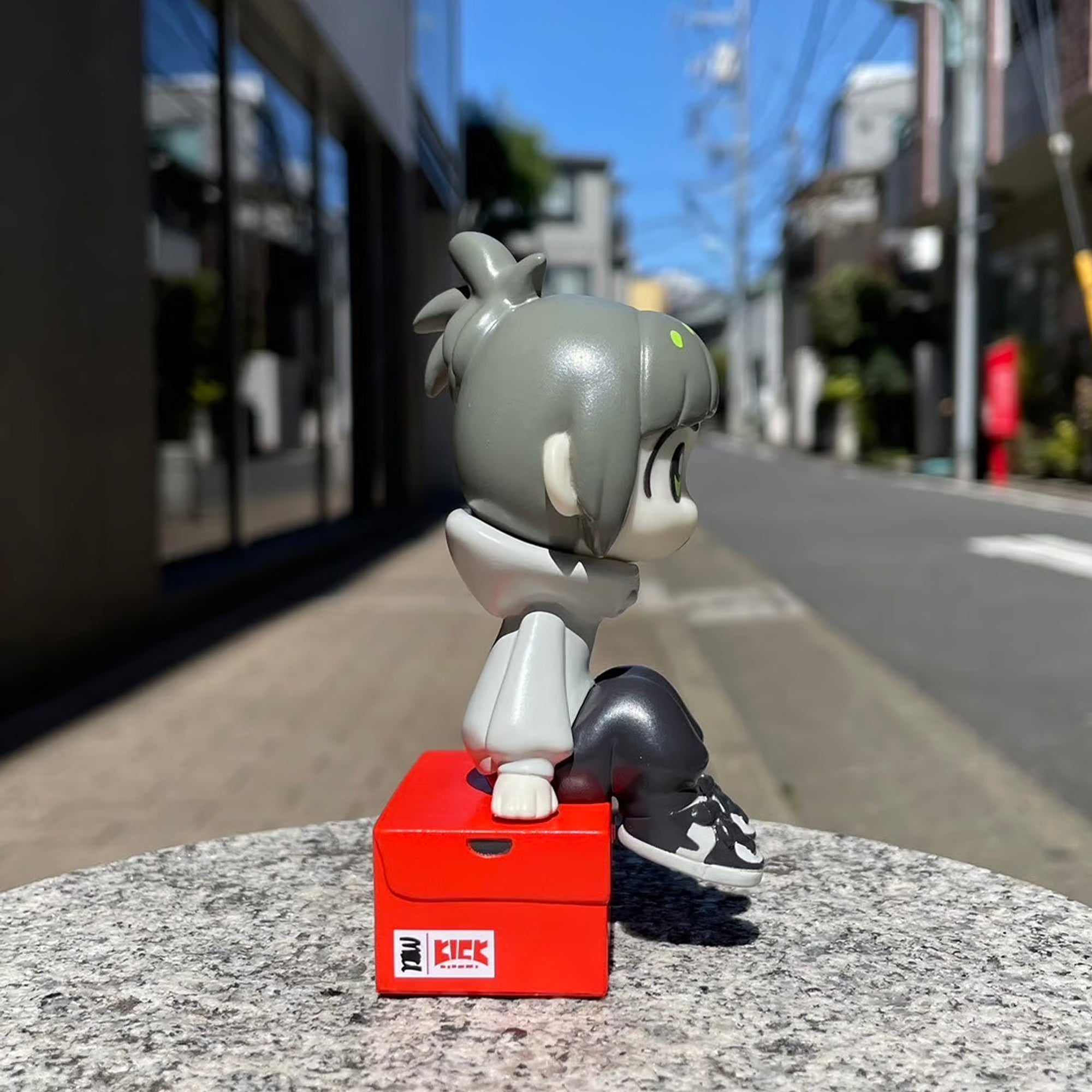 トーキョーピクセル　個展限定　KICKちゃん　ソフビ　白色 KICKちゃんソフビ_ノーマルカラー – 中央町戦術工芸