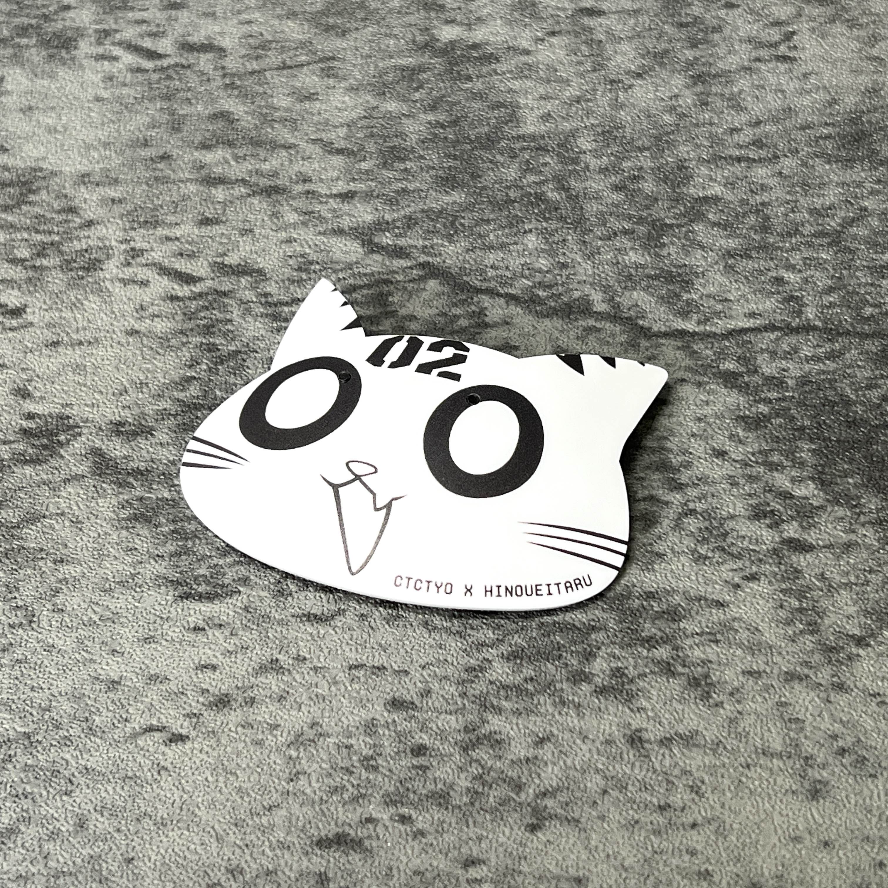 いたる猫 アクリルブローチ