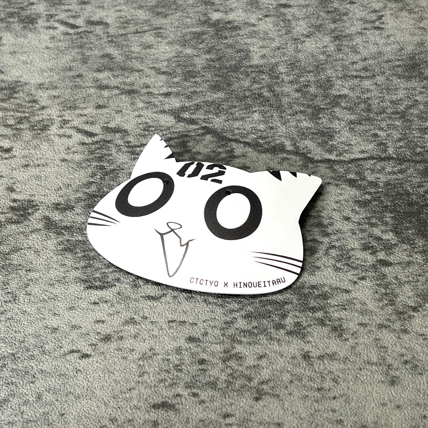 いたる猫 アクリルバレッタ